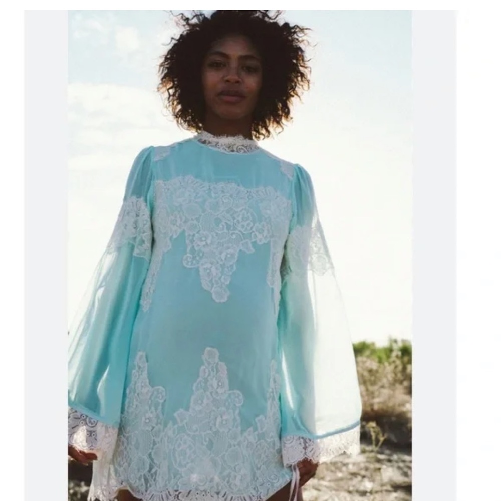 Elegant Lace-Trimmed Blue Mini Dress